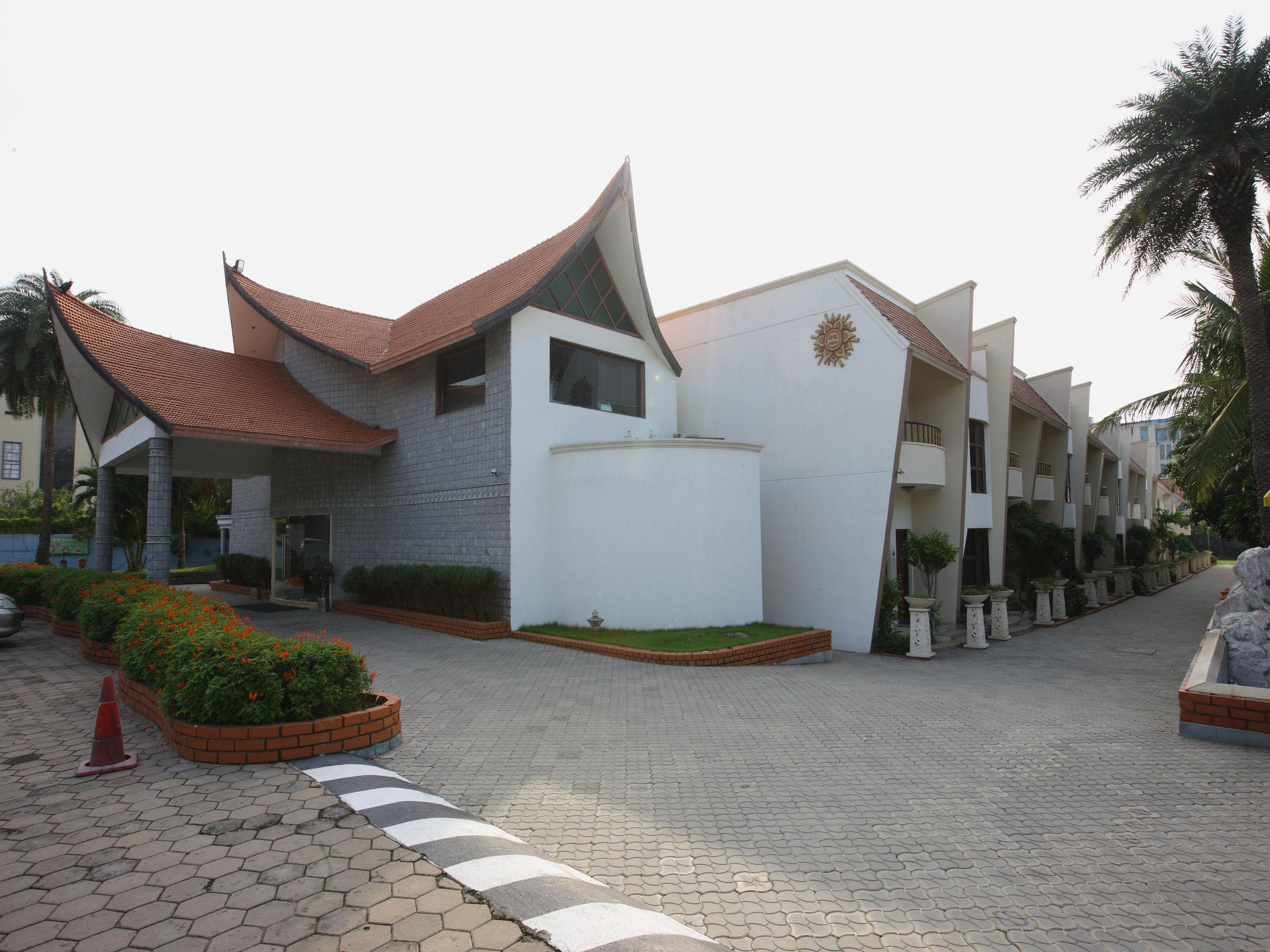Capital O 6229 Ilara Hotels And Resorts Siruseri Exterior photo