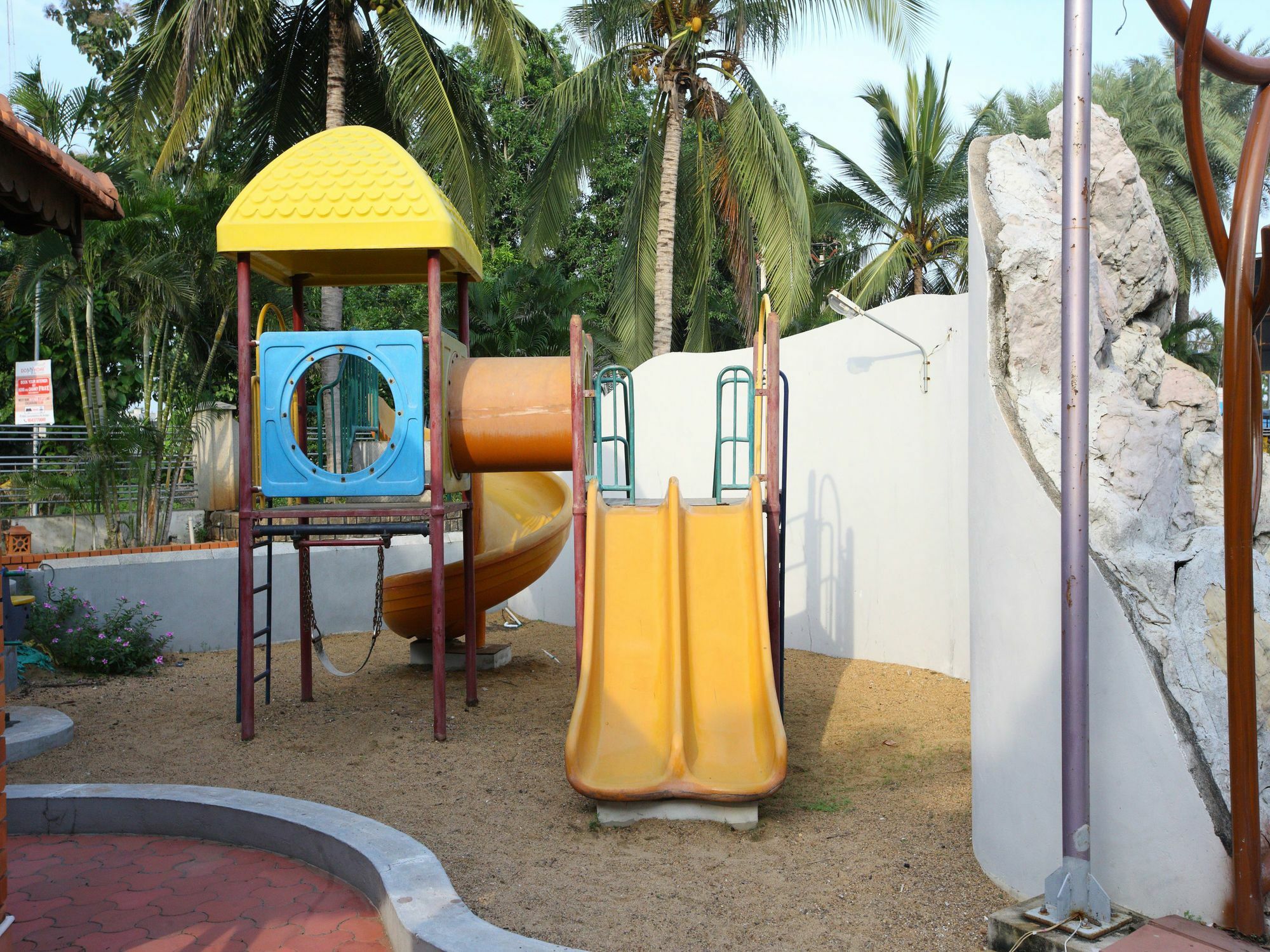 Capital O 6229 Ilara Hotels And Resorts Siruseri Exterior photo