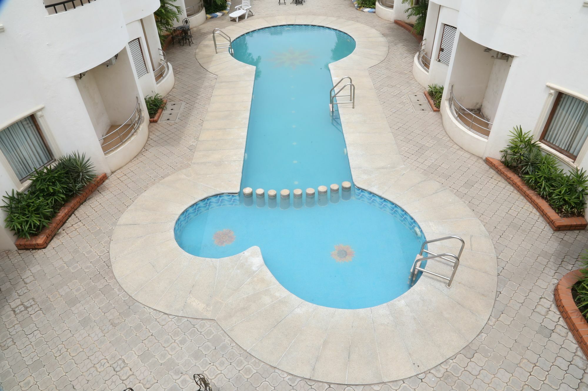 Capital O 6229 Ilara Hotels And Resorts Siruseri Exterior photo